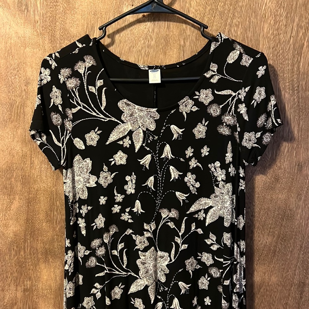 Old Navy Floral Patterned T-Shirt Dress